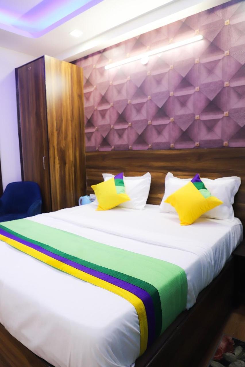 Surya International Bed & Breakfast Ню Делхи Екстериор снимка