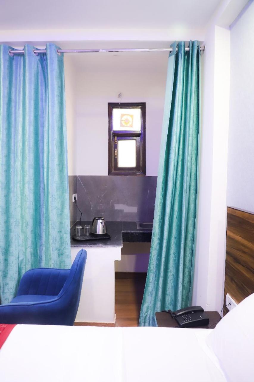 Surya International Bed & Breakfast Ню Делхи Екстериор снимка