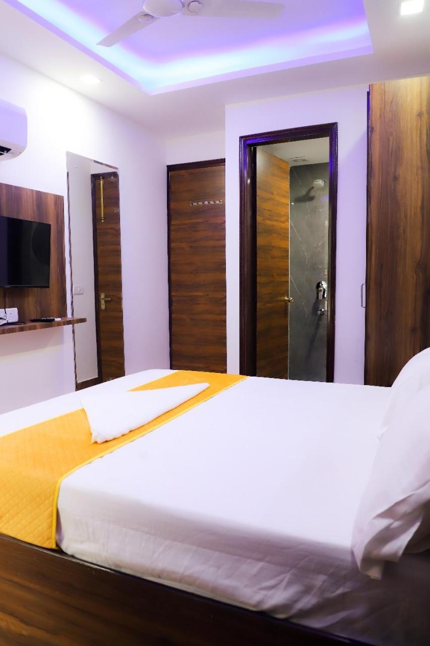 Surya International Bed & Breakfast Ню Делхи Екстериор снимка