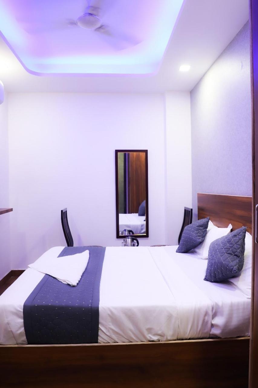 Surya International Bed & Breakfast Ню Делхи Екстериор снимка