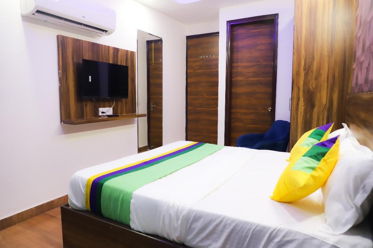Surya International Bed & Breakfast Ню Делхи Екстериор снимка