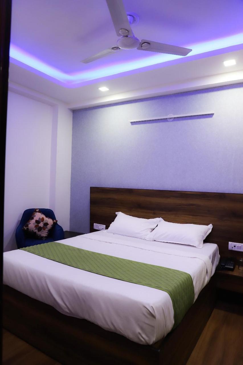 Surya International Bed & Breakfast Ню Делхи Екстериор снимка