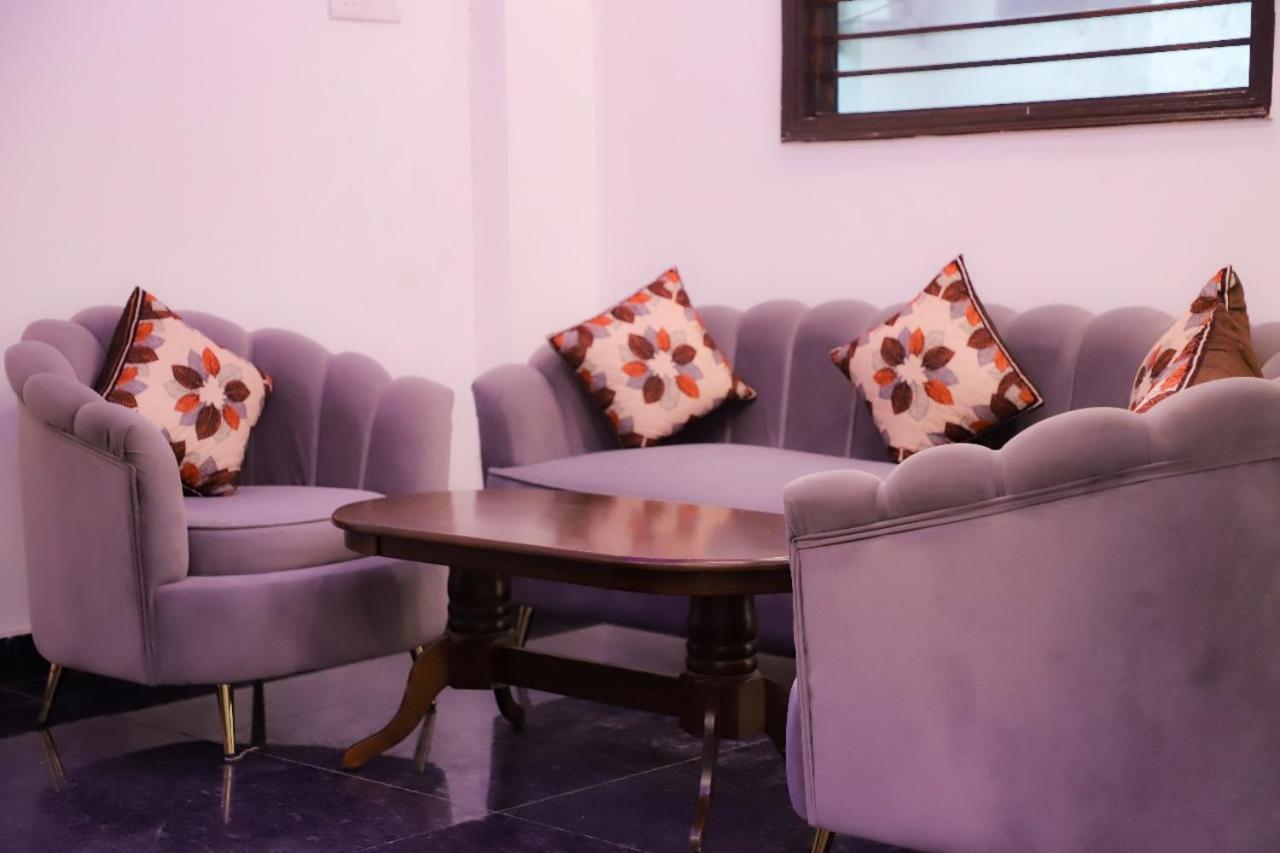 Surya International Bed & Breakfast Ню Делхи Екстериор снимка
