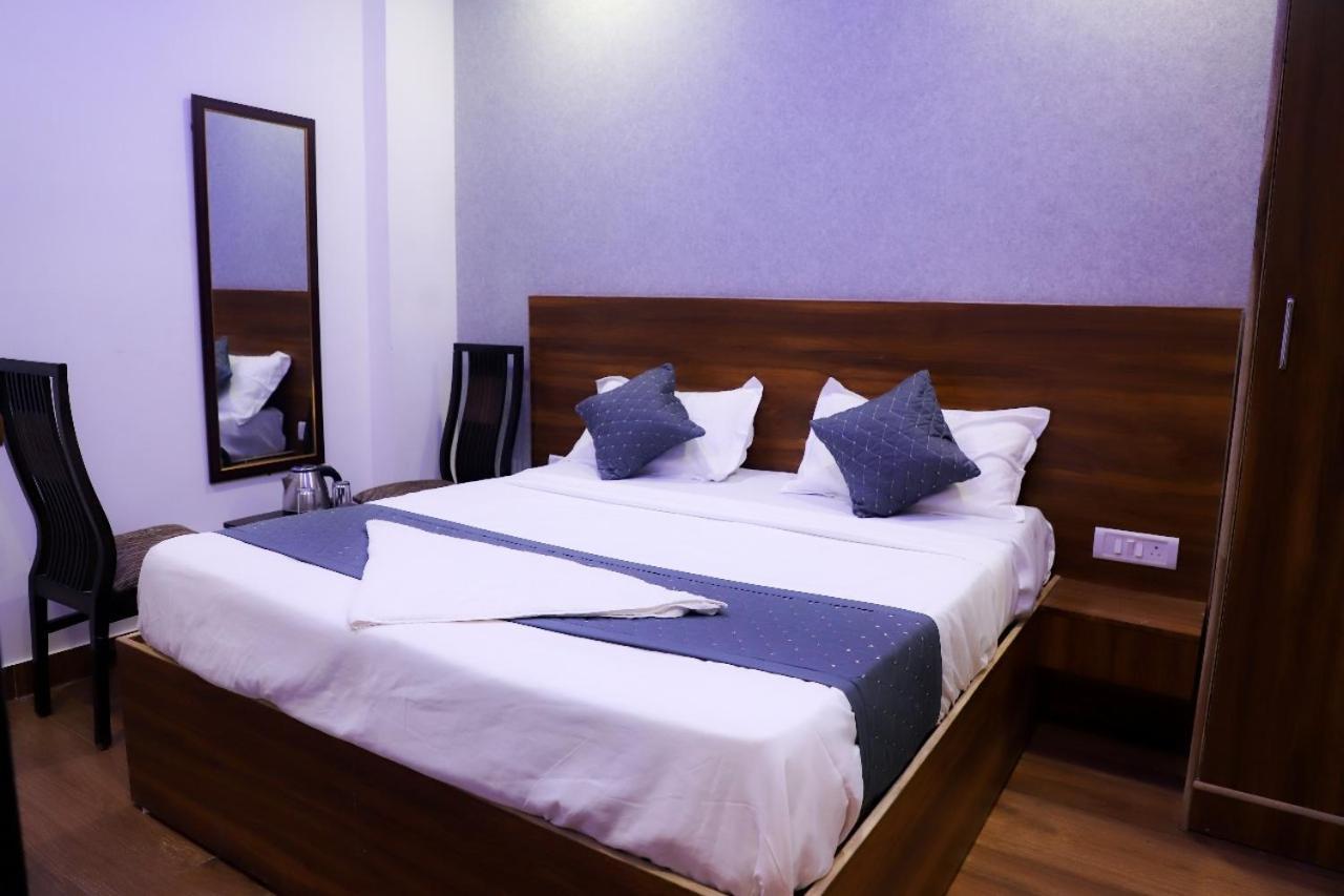 Surya International Bed & Breakfast Ню Делхи Екстериор снимка