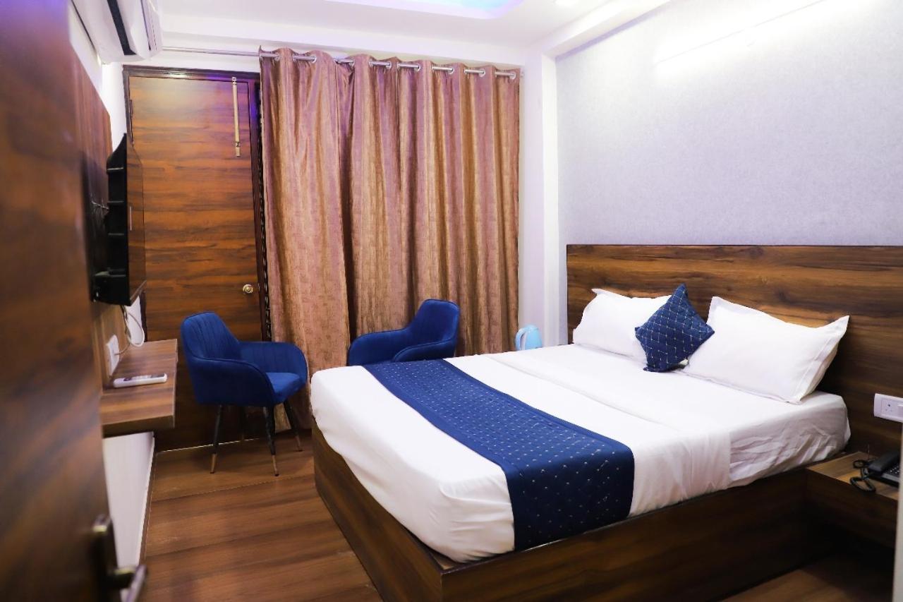 Surya International Bed & Breakfast Ню Делхи Екстериор снимка