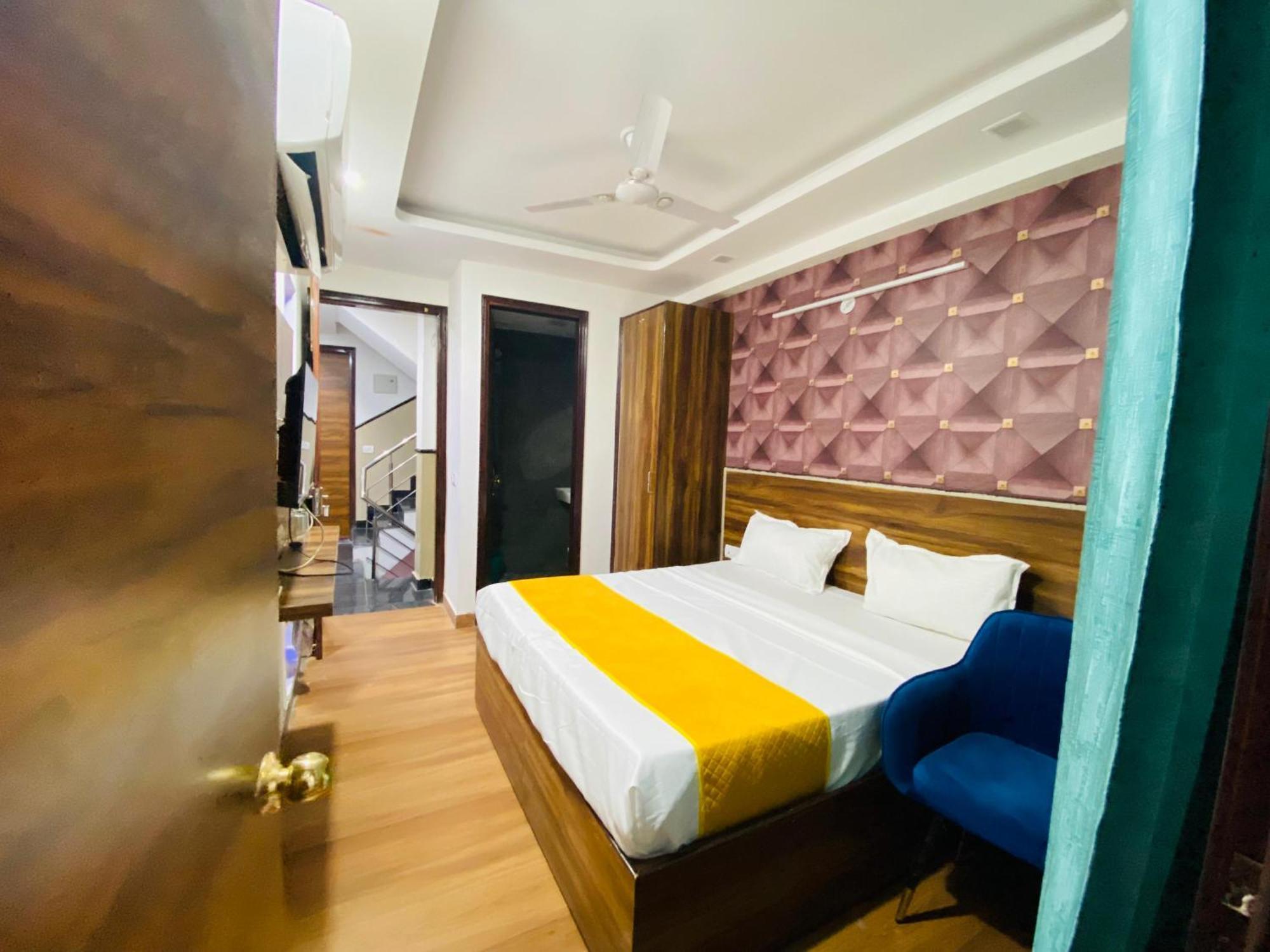 Surya International Bed & Breakfast Ню Делхи Екстериор снимка
