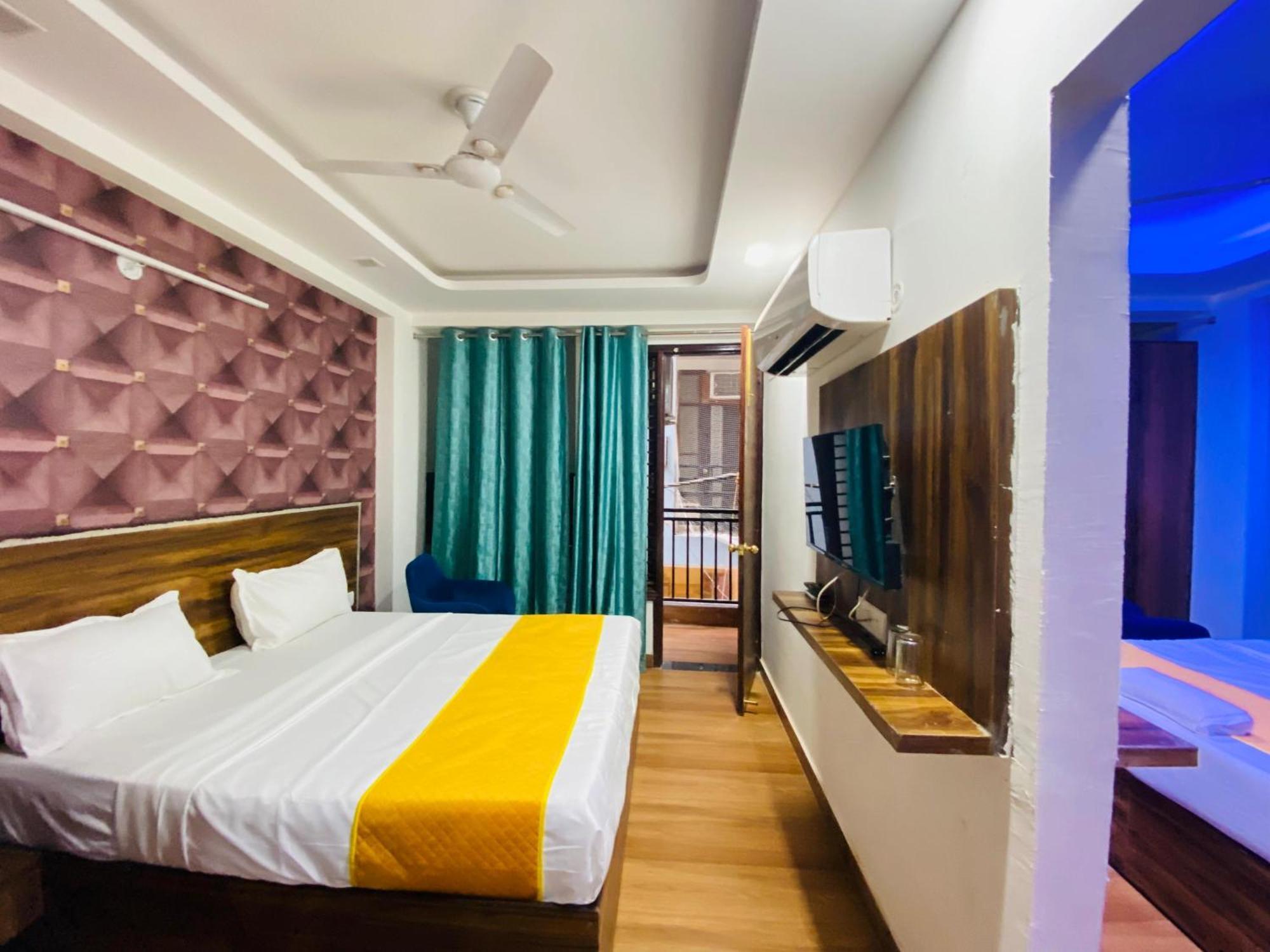 Surya International Bed & Breakfast Ню Делхи Екстериор снимка